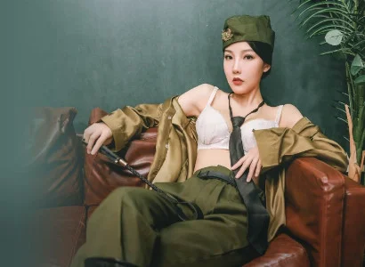 Anh chàng chịch nữ thủ trưởng vú to xinh đẹp
